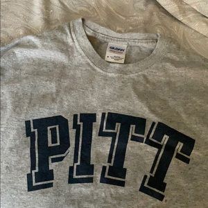 Pitt University tshirt and draw string bag